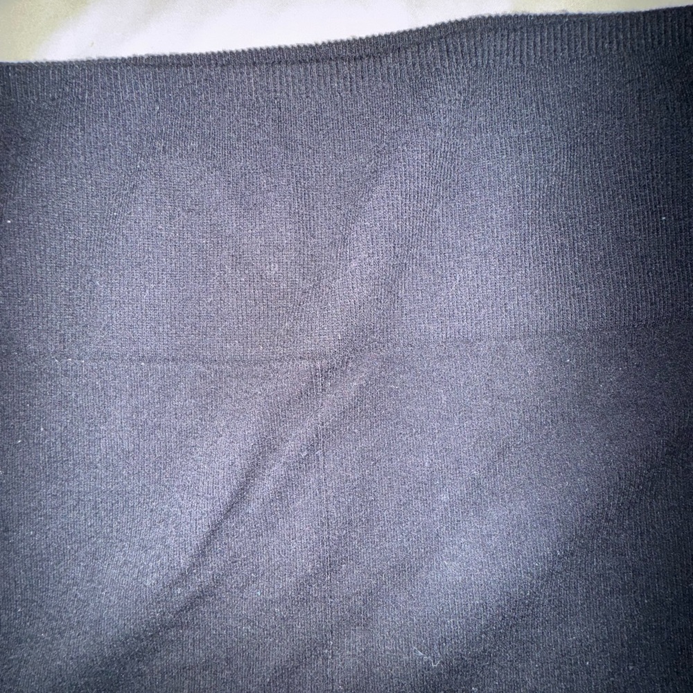Fabletics Black Cloud Leggings and Crop Top Set - Picture 3 of 4